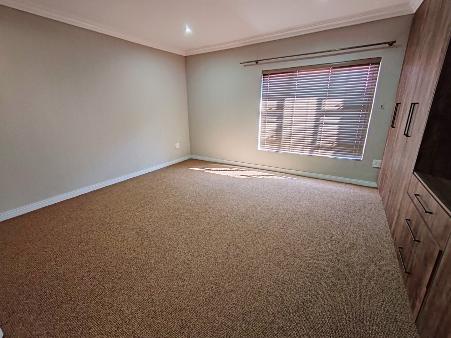 4 Bedroom Property for Sale in Grimbeeck Park North West